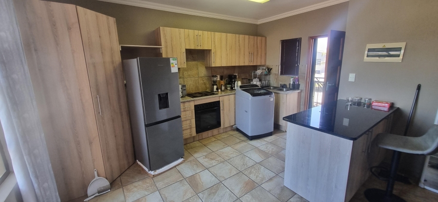 2 Bedroom Property for Sale in Gateway Manor North West